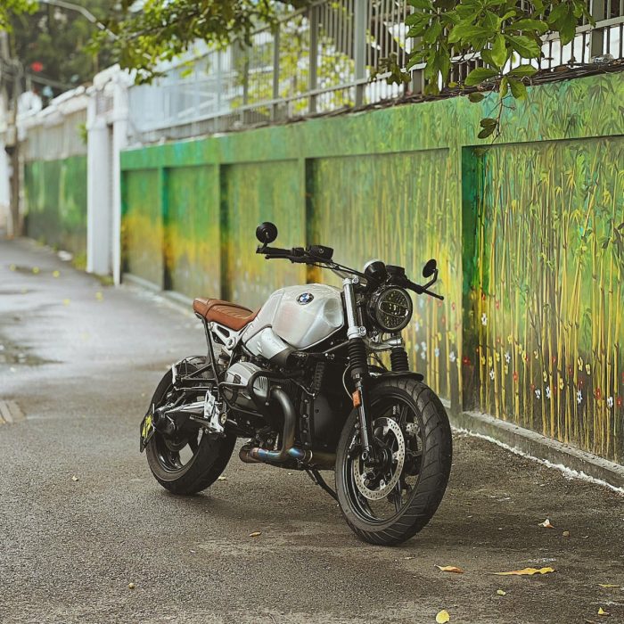 694 . BMW R nine T [R9T] Scrambler model 2020